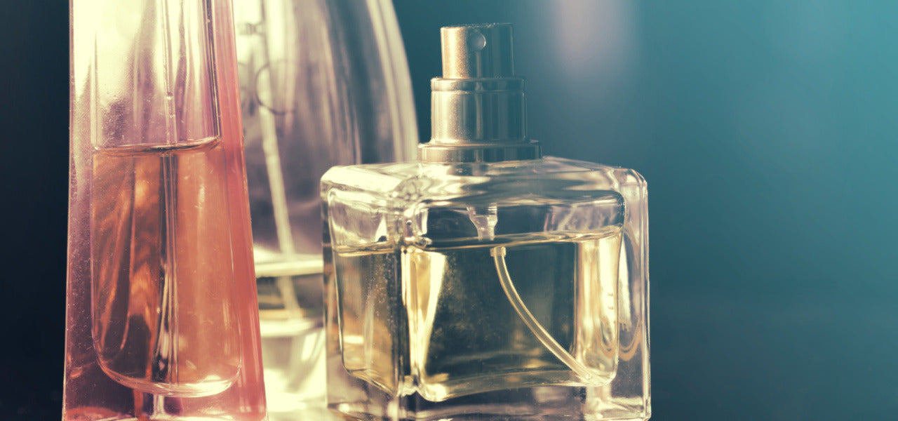 Jak przedłużyć trwałość perfum?