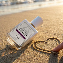 
                    
                      Perfumy Ambra UNIQ 110, ujęcie stylizowane
                    
                  
