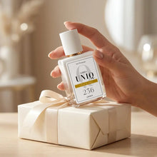 
                    
                      Perfumy Ambra UNIQ 236, ujęcie stylizowane
                    
                  