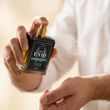 
                    
                      Perfumy Ambra UNIQ 349, ujęcie stylizowane
                    
                  