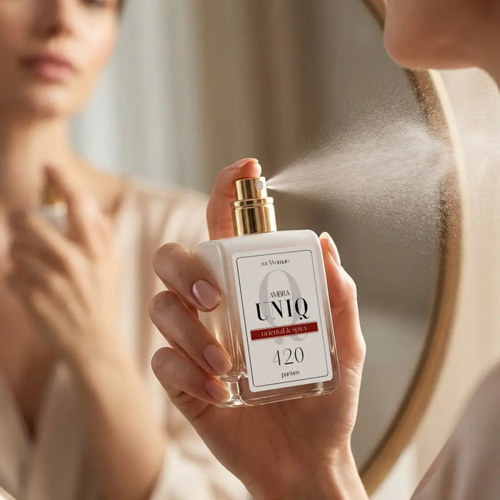 Perfumy Ambra UNIQ 420, ujęcie stylizowane