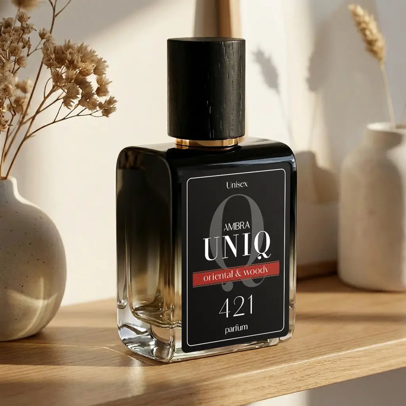 Perfumy Ambra UNIQ 421, ujęcie stylizowane