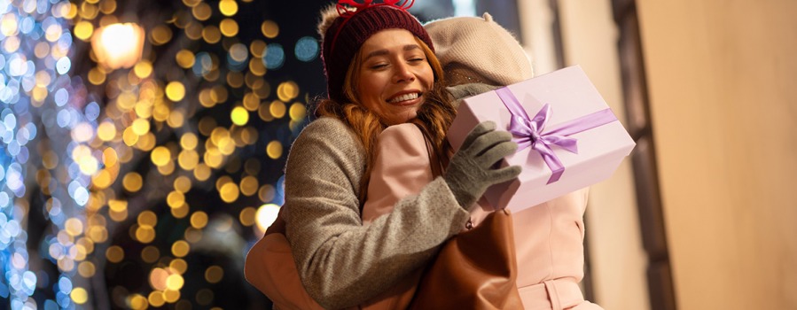 Prezent na Święta – co warto wybrać? Krótki poradnik